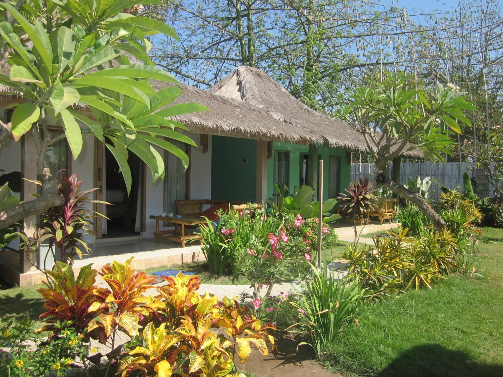 Maha Putri Bungalows Gili Trawangan Kültér fotó