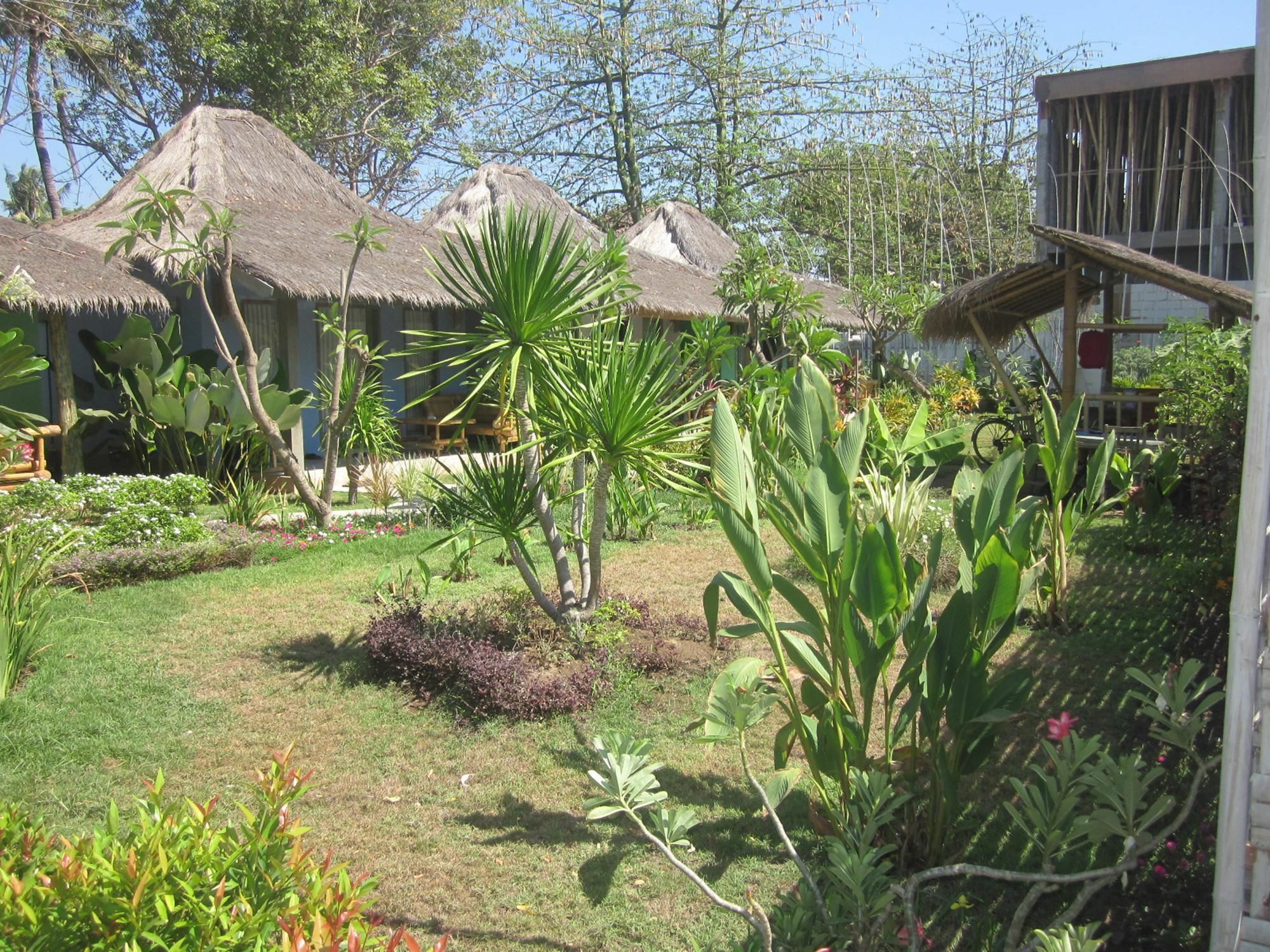 Maha Putri Bungalows Gili Trawangan Kültér fotó